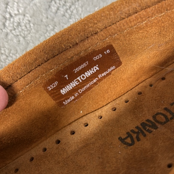 Minnetonka size 7 moccasins - Picture 3 of 3